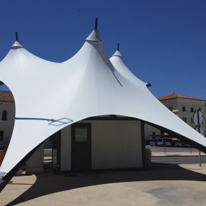 frontal image of the stretched structure